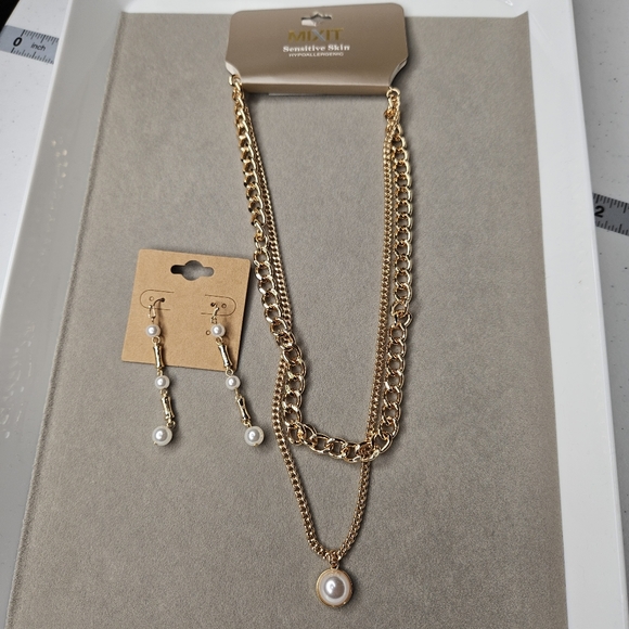 MixIt Gold Tone Pearl Double Strand Necklace & Earrings Fashion Jewelry Set NWT - Picture 5 of 7